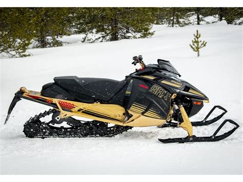 2024 Yamaha Sidewinder SRX LE EPS Snowmobiles Antigo Wisconsin SW1NSRLPRB