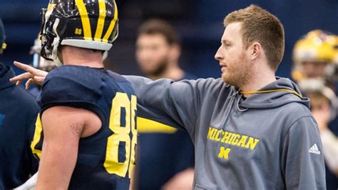 Michigan tight ends coach Jay Harbaugh has a unique approach to in-home visits - Footballscoop