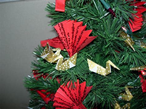 japanese christmas tree decor | Origami christmas tree, Asian christmas ...