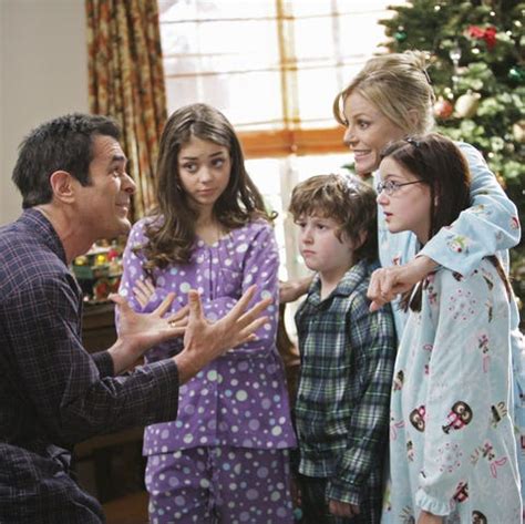 25 Best Christmas TV Shows and Episodes - Christmas-Themed Episodes to ...