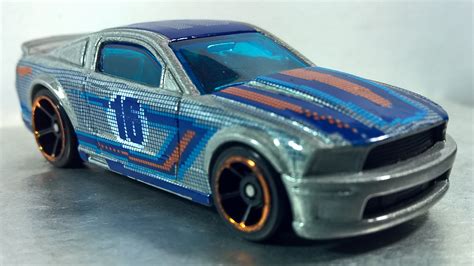 '07 FORD MUSTANG - HW Art Cars 2016 $6 | Art cars, Hot wheels display, Mustang