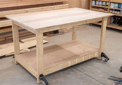 Mobile Workbench from Scrap Wood – Free Woodworking Plan.com