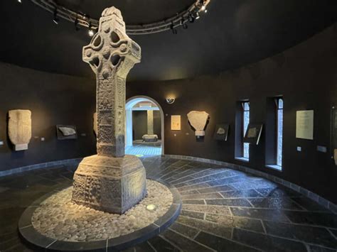 Clonmacnoise Monastery | Visit the Clonmacnoise Monastic Site