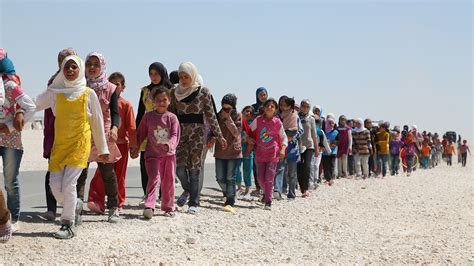 Refugees fleeing US controlled Rukban camp seek safety, food and ...