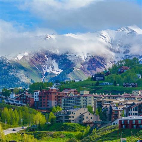 20 of the United States’ Best Mountain Towns Colorado Towns, Colorado Travel, Mountain Vibes ...