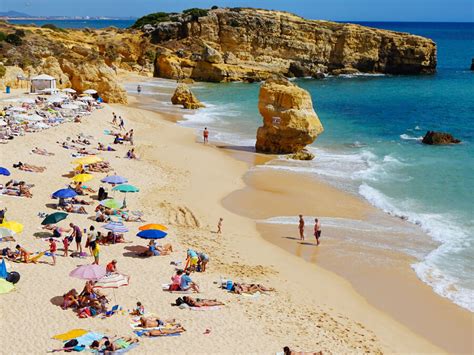 Best Time to Visit Portugal: For Beaches, Sightseeing, Weather & More