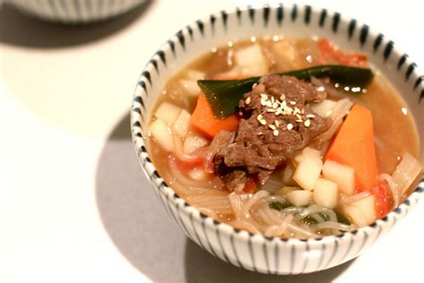 Green Cilantro: Japanese beef and potato stew with konnyaku noodle