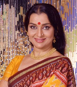 Asha Parekh Family Husband Son Daughter Father Mother Marriage Photos Biography Profile.