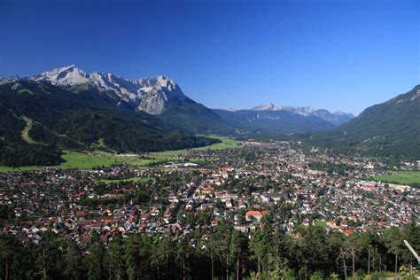 File:Garmisch-Partenkirchen.JPG - Wikipedia