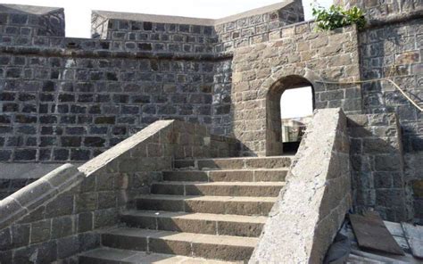 Worli Fort Mumbai, History, Timings, Entry Fee, Location