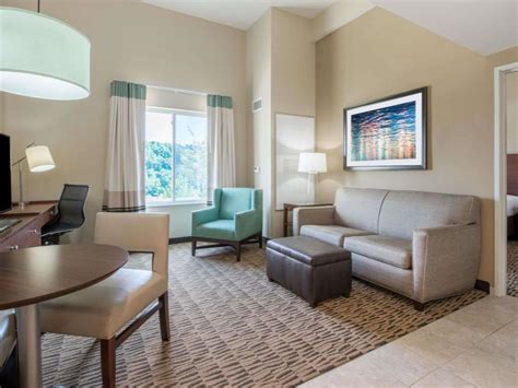 Hawthorn Suites by Wyndham Bridgeport/Clarksburg Hotel (Bridgeport (WV)) - Deals, Photos & Reviews