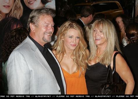 Blake & Family :) - Blake Lively Photo (4712173) - Fanpop