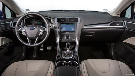 2015 Ford Mondeo Wagon - Interior | Caricos