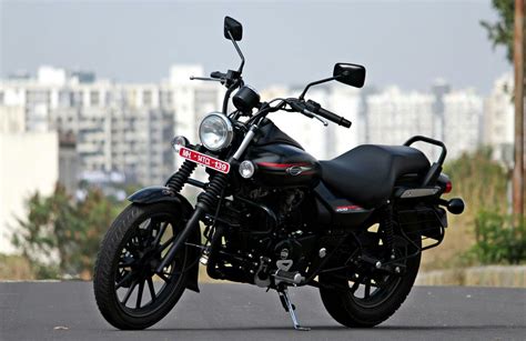 Best Sporty Bikes under 1 lakh Rupees..power, fuel efficiency, price