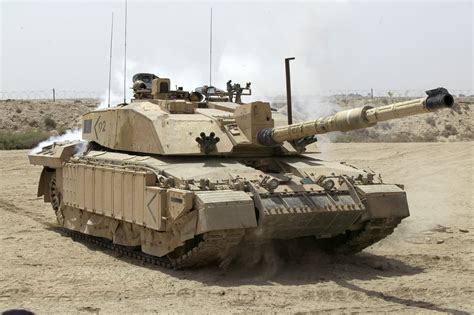 File:Challenger 2 Main Battle Tank patrolling outside Basra, Iraq MOD 45148325.jpg - Wikimedia ...