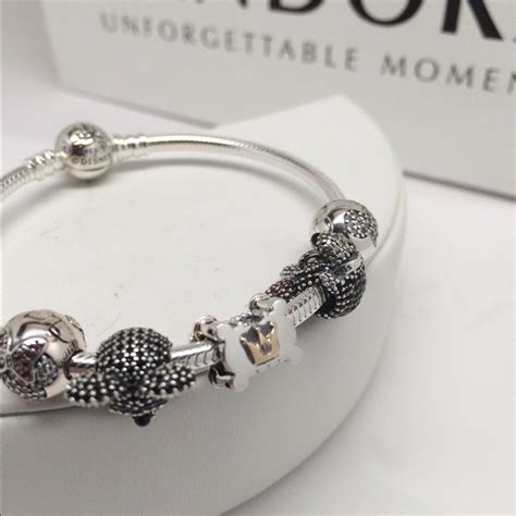 Pandora Disney bracelet with 5 charms - Catawiki