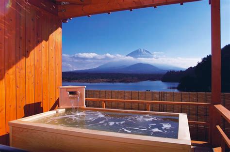 Warning: When you see this private onsen in Kawaguchiko you will take the next plane to Japan ...