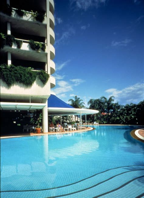 Hilton Cairns Hotel - Cairns Accommodations | Swain Destinations