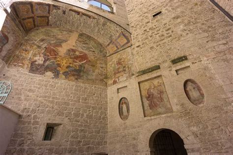 Interior Courtyard with Frescoes, Forte Malatesta, Ascoli Piceno Castles To Visit, Urbino ...