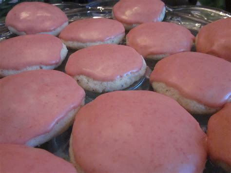 Lemon Cookies With Strawberry Icing | Delishably