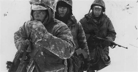 How 20K Marines Held Out Against 300K Chinese Soldiers At The Chosin ...