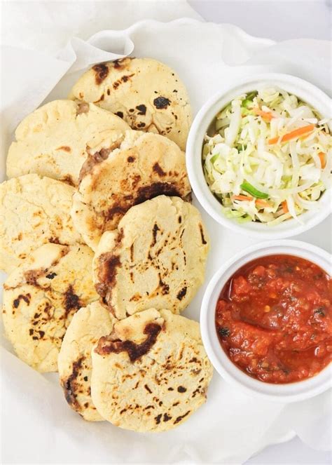 How to Make Pupusas {Corn Cakes!} +VIDEO | Lil' Luna