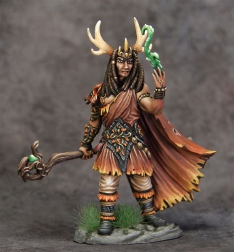 Male Druid with Staff | Dark Sword Miniatures