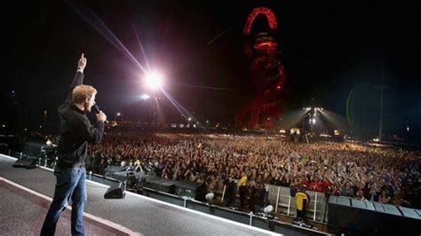 Invictus Games: Prince Harry hosts closing ceremony - BBC News