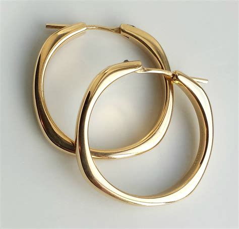 Tiffany & Co. Vintage 18k Yellow Gold Large Hoop Earrings 25mm diamete - Bloomsbury Manor Ltd