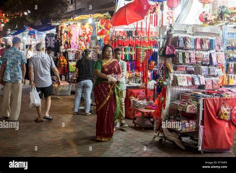 Night Market in Chinatown Singapore Stock Photo - Alamy