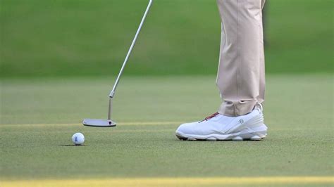 Should your putting stroke be arced or straight? Top 100 Teachers explain