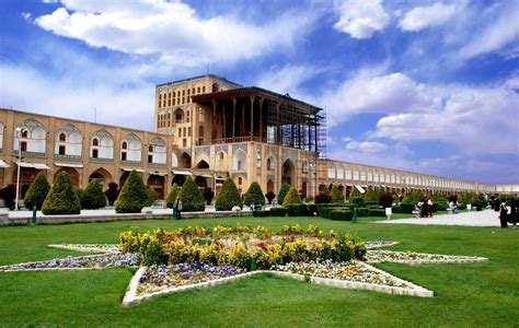 Naqsh-e Jahan Square - IranRoute