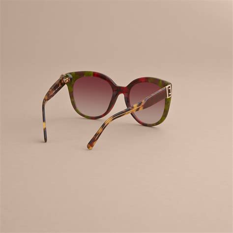 Buckle Detail Cat-eye Frame Sunglasses in Cardinal Red - Women | Burberry United States