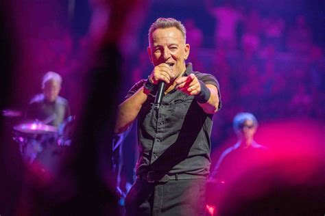 Bruce Springsteen Begins 2023 Tour in Tampa: Review and Setlist