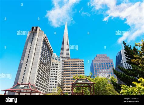 Portsmouth Square in Chinatown, San Francisco, California, USA Stock ...