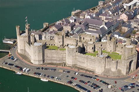 Caernarfon Castle - North Wales | Caernarfon.com