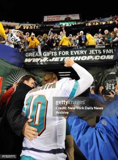 871 Chad Pennington Dolphins Stock Photos, High-Res Pictures, and ...