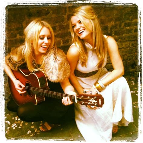 Dulcet Tones - Rock & Pop Acoustic Duo to Hire - London