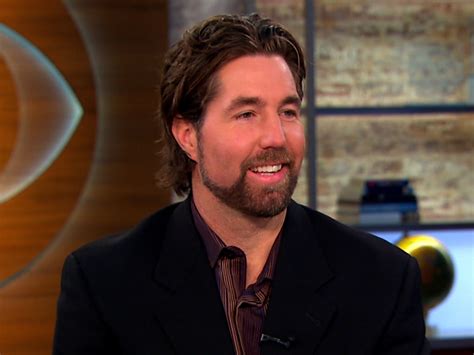 Mets' R.A. Dickey explains his famous knuckleball - CBS News