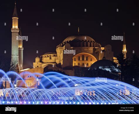 Sultanahmet square. Istanbul, Turkey Stock Photo - Alamy