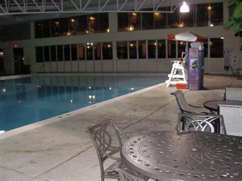 Indoor pool - Picture of Crowne Plaza Hotel Louisville-Airport KY Expo ...