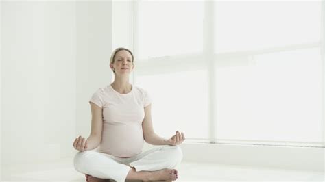 Hypnobirthing: Techniques, benefits and disadvantages