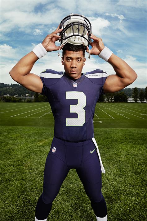 Russell Wilson - LOTUS POSE ON TWO - ESPN