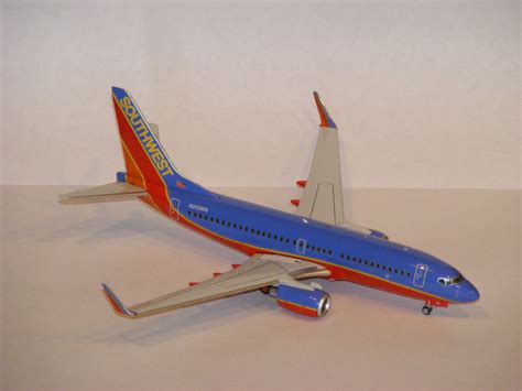 Diecast Models: MODEL REVIEW - GeminiJets 1:200 Southwest Airlines Boeing 737-7H4WL