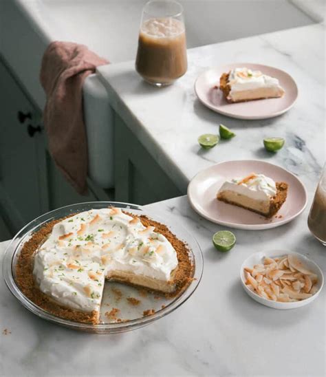 Key Lime Pie w/ Coconut [Easy and Delicious] - A Cozy Kitchen