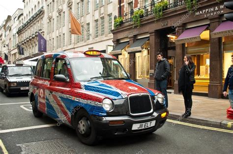 London Taxi – Stock Editorial Photo © 85cornelia #14972089