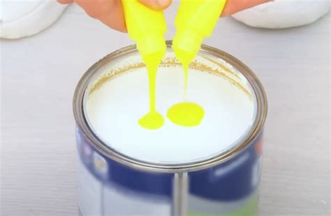 How to Create an Easy Luminescent Wall Painting, Even Without Prior Experience / 5-Minute Crafts