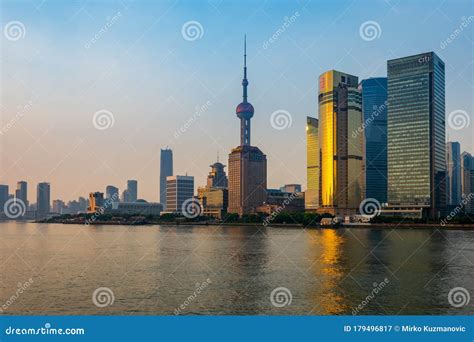 Lujiazui Skyline of Shanghai and the Huangpu River at Sunset Editorial ...