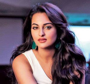 Sonakshi Sinha Height, Age, Boyfriend, Husband, Family, Biography ...