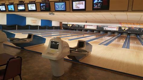 Bowling Alley Lowell | Bowling Professionals | Country Lanes Inc